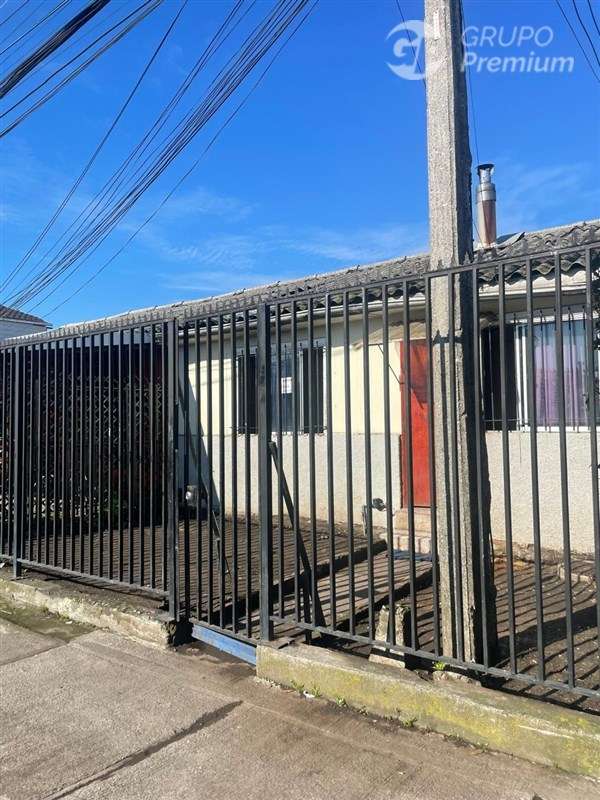 Casa en venta 2D+1B Camilo Olavarria Coronel