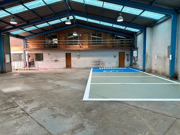 EN VENTA BODEGA COMERCIAL 580 M2 P.AGUIRRE CERDA.