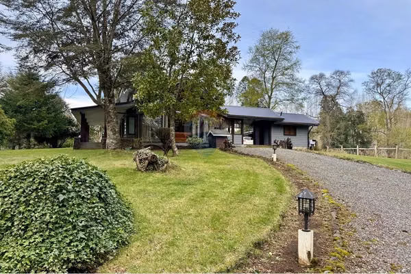 Se vende  3 casas en parcela  de 10.000m2 en pucón