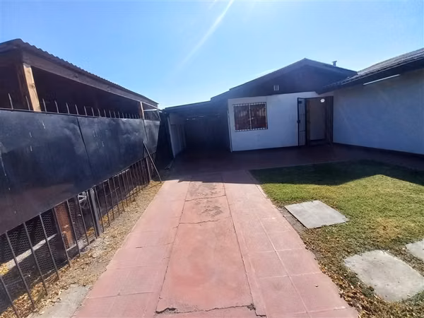 Casa en Venta Amplio terreno 3 dormitorios Villa Av.Sur