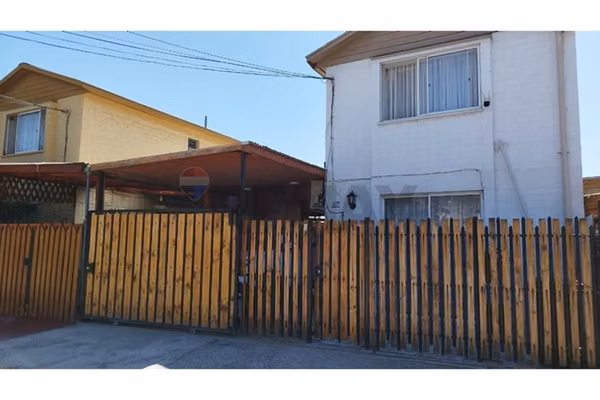 "vida moderna en casa espaciosa en lampa"