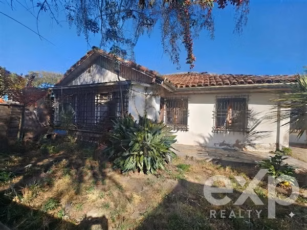 Casa con Perfil Comercial en Avenida Principal de San Bdo.