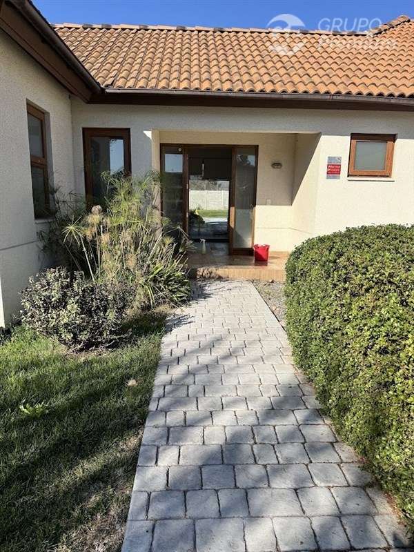 Casa en arriendo de 4 dorm. en Maipú