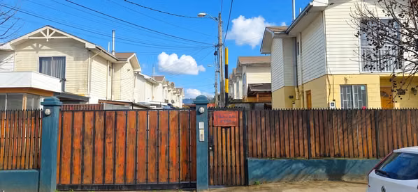 Venta de casa en condominio en barrio residencial de Belloto Norte. 98 M$.