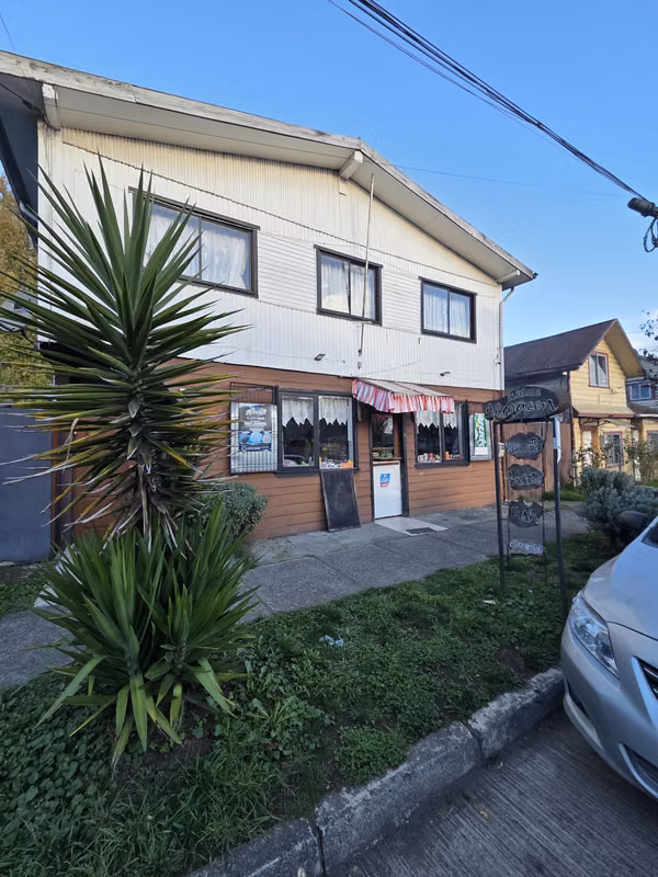 CASA HABITACIONAL CON LOCAL COMERCIAL FUNCIONANDO