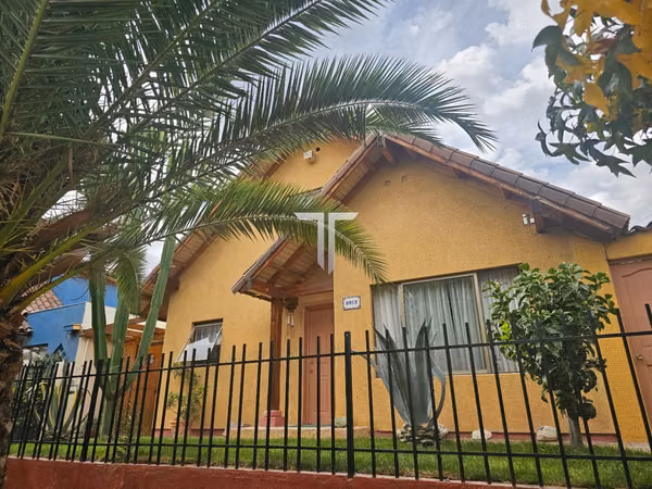 Casa en venta  en Jardines de La Viña