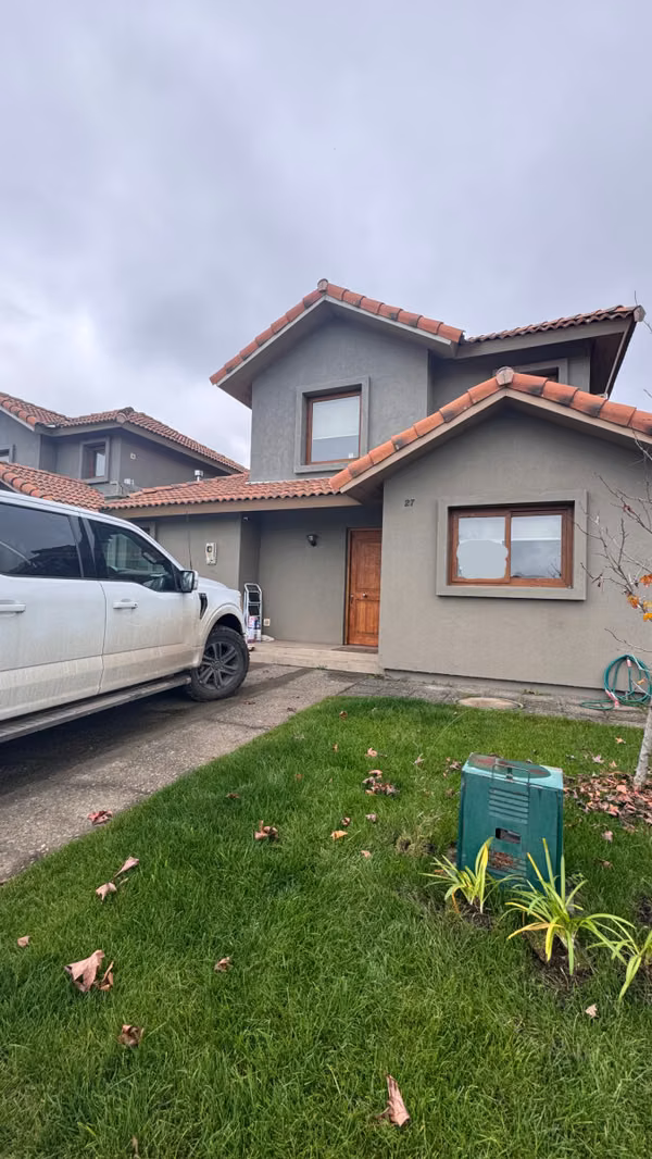 Se arrienda casa en condominio