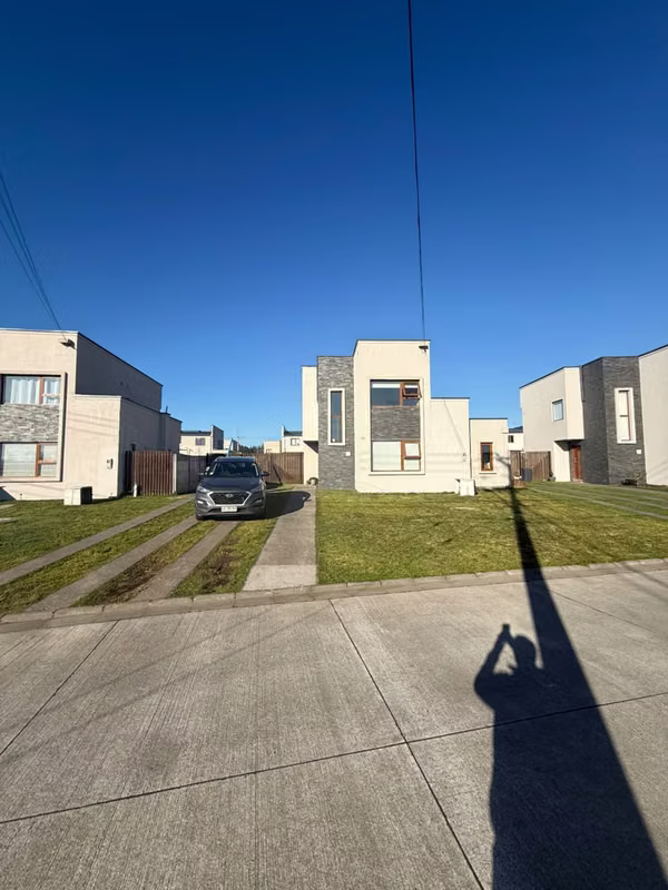 EN ARRIENDO| CASA EN CONDOMINIO MEDITERRÁNEO – TEMUCO Modelo Santorini |