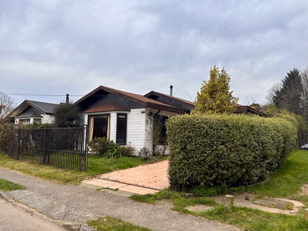 Vendo casa sector el Bosque 4D, 2 B.