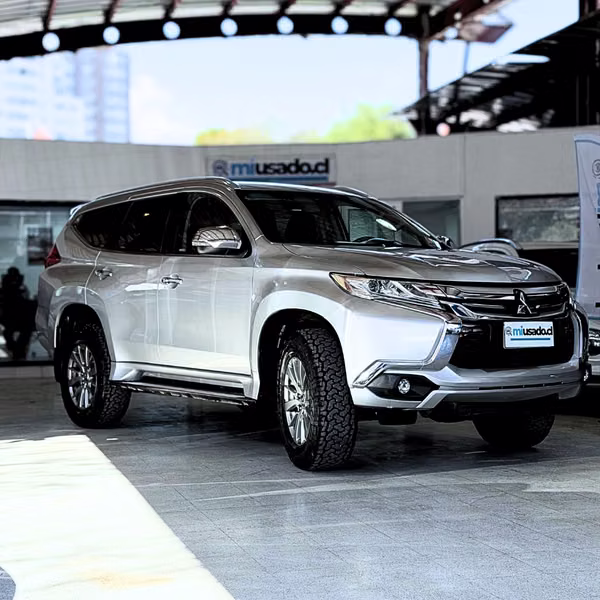 Mitsubishi Montero Sport 4X2 AT 5P (2018)