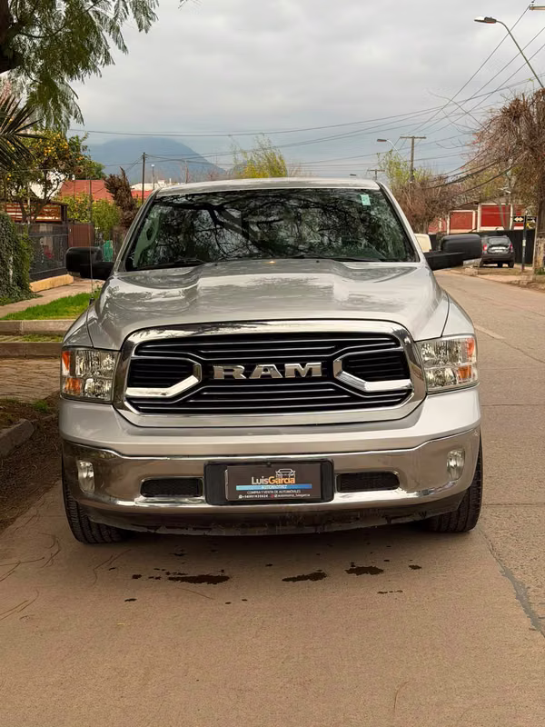 RAM 1500 SLT AÑO 2019