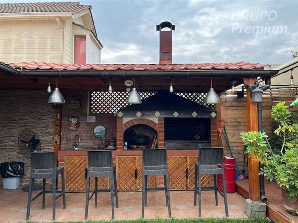 Casa en venta de 4D 3B SE Larapinta