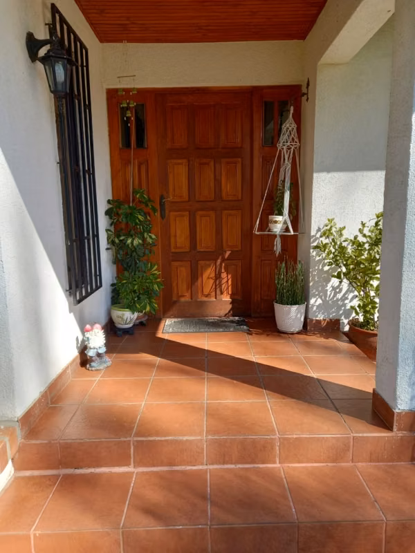SE VENDE CASA EN LOTEO LAS ARAUCARIAS, LINARES