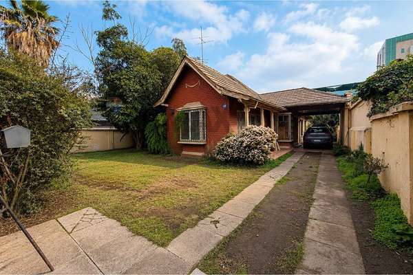 Casa en venta de 589mts de terreno 4d3b