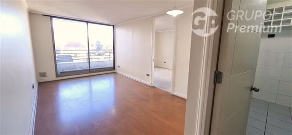 Arriendo dpto. a pasos U. de C. 1 dorm. 1 baño 1 estacionam.