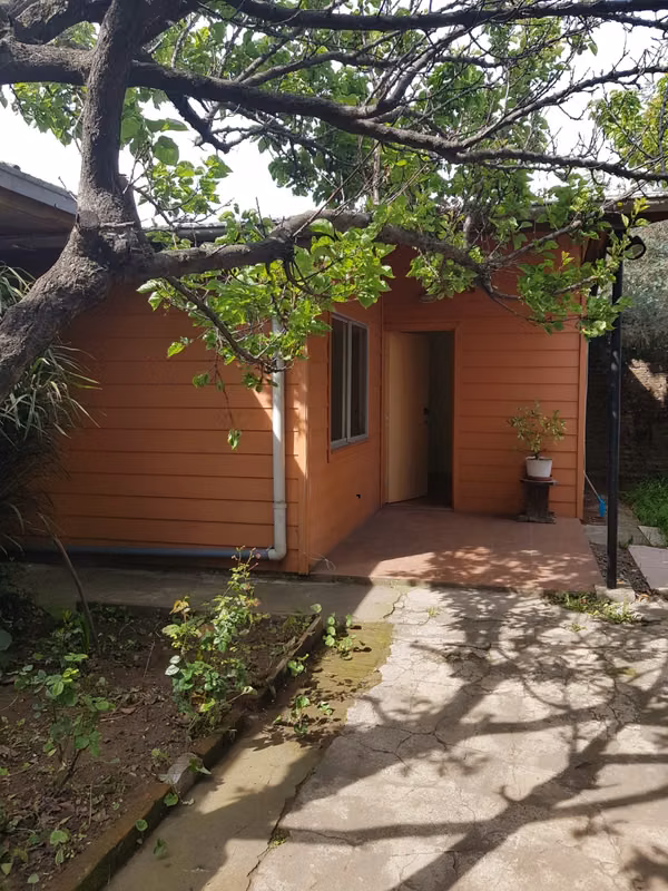 IMPORTANTE UBICACION DE TERRENO CON CASAS