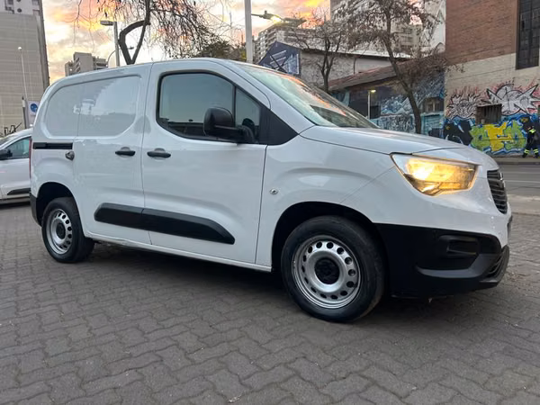 OPEL COMBO HDI 92 L1 5P 1.6 - 2022 | 3992