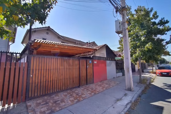 Casa 3d/2b con patio y 2 estacionamientos