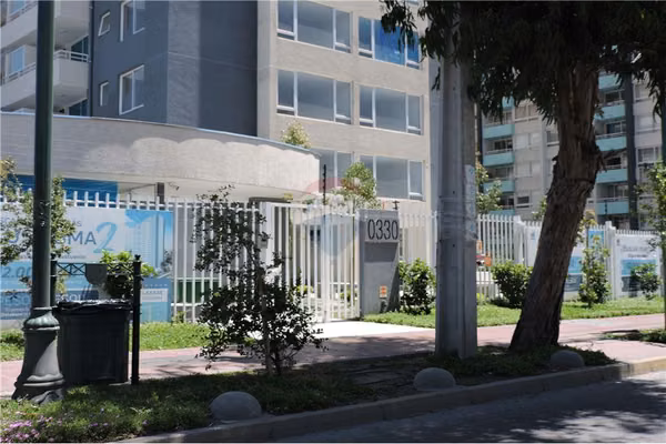 Linda vista despejada a pasos metro lo ovalle