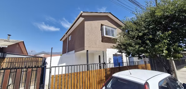 Venta de casa de cuatro dormitorios, en El Sendero, Quillota.  122 M$.