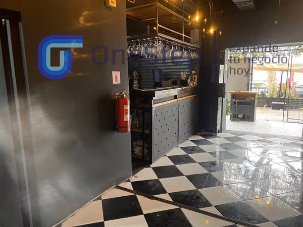 DERECHO LLAVES RESTAURANTE POTENTE .EN BARRIO ITALIA
