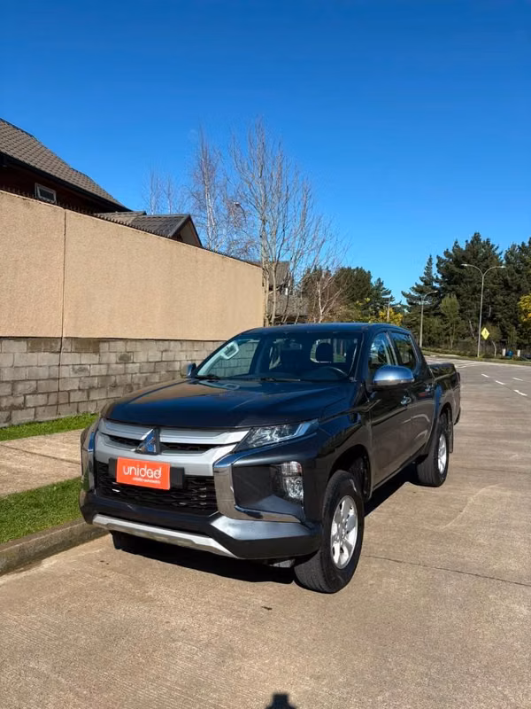MITSUBISHI KATANA CRT 4X2 TURBO DIESEL 2023 SIN DETALLES