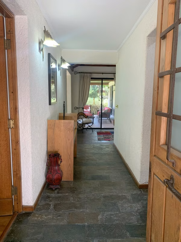 VENTA CASA PARCELA CHILENA 2 PISOS EN CONDOMINIO EN SECTOR SANTA INES DE MIRAFLORES: UF 17.000