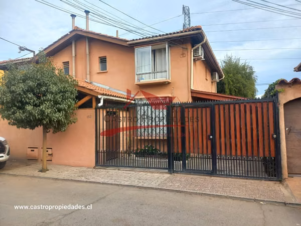 Hermosa Casa de Dos Pisos, 3 Dormitorios, 3 Baños, Quilicura.