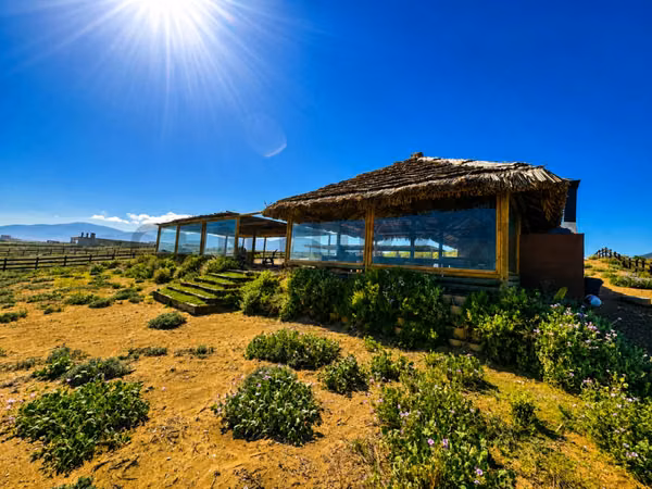 Se vende terreno en primera línea en Morrillos