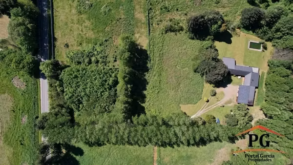 CASA CON PISCINA Y BOSQUE DE CASI UNA HECTAREA EN ANGACHILLA