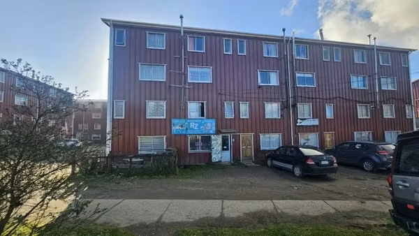 LOCAL EN AVENIDA RENÉ SCHNEIDER CON SEGUNDO PISO VALDIVIA