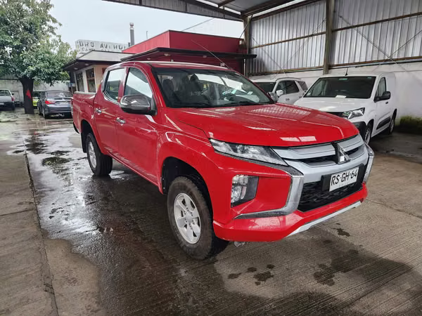 MITSUBISHI L200 CR KATANA 4x2 Diésel año 2022