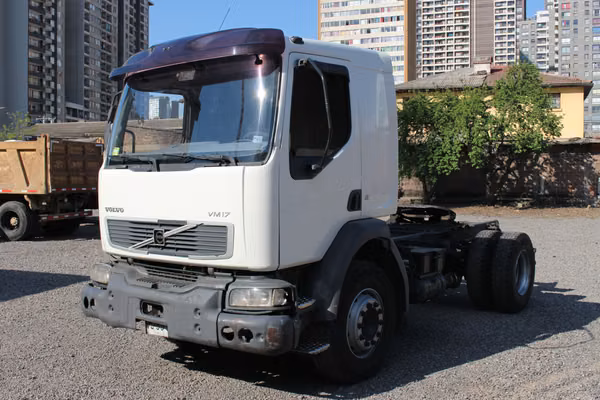 Tracto Volvo vm17 año  Hp