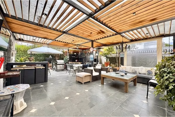 Oportunidad! hermosa casa bocaccio / las condes