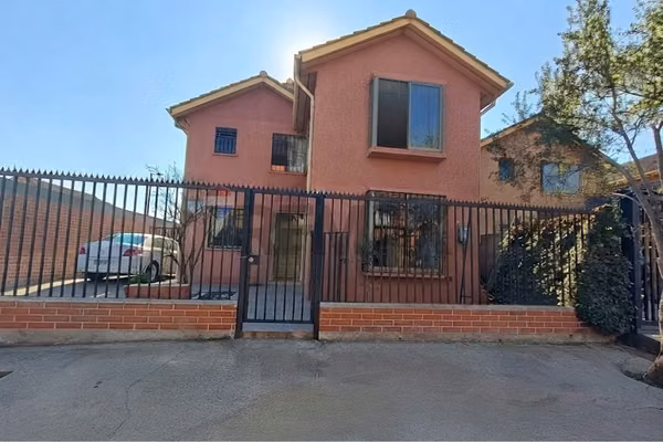 Cómoda casa en sector residencial de maipú