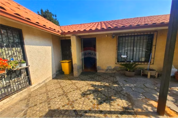 Casa gran oportunidad con excelente conectividad!!