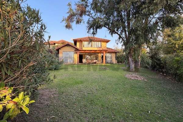 Bajó de precio! linda casa en condominio