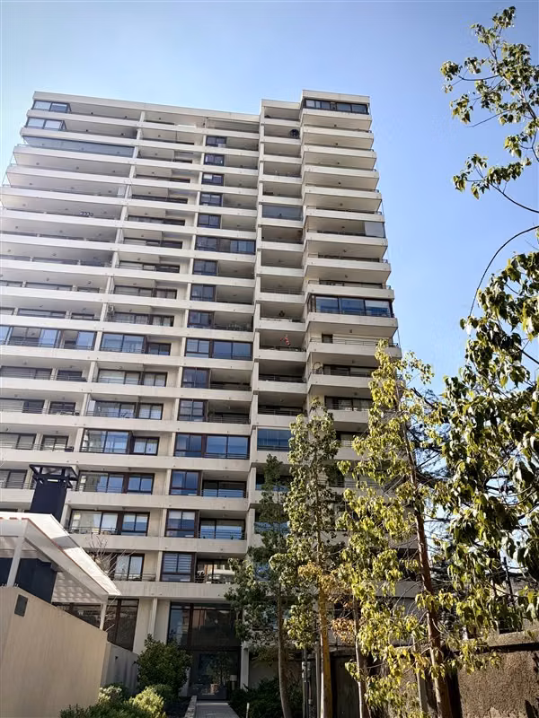 Departamento en venta de 3 dorm. en Las Condes