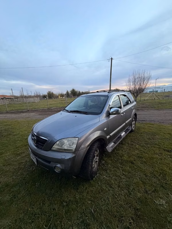 SE VENDE KIA SORENTO 2.5 AUTOMÁTICO AÑO 2002