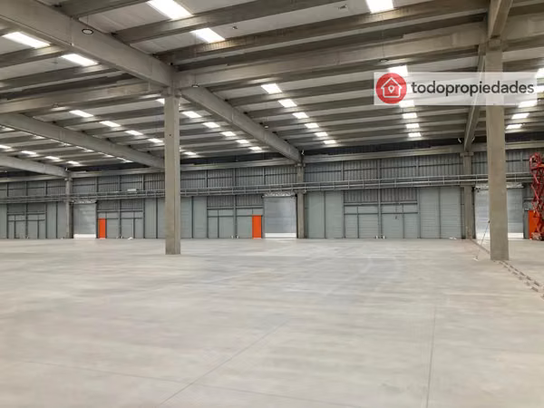Bodega 3.000 M2 Con 7 Andenes. Parinacota &amp; Lo Boza