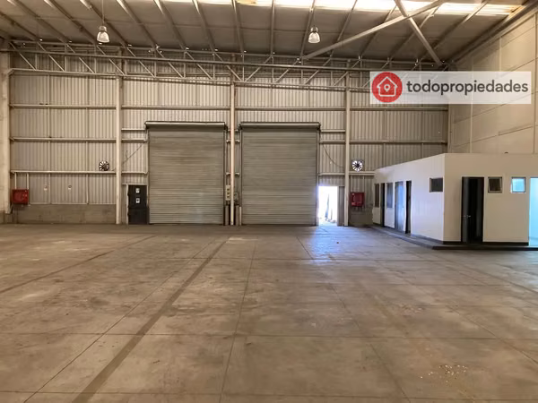 Bodega 500 M2 + Oficina Vespucio