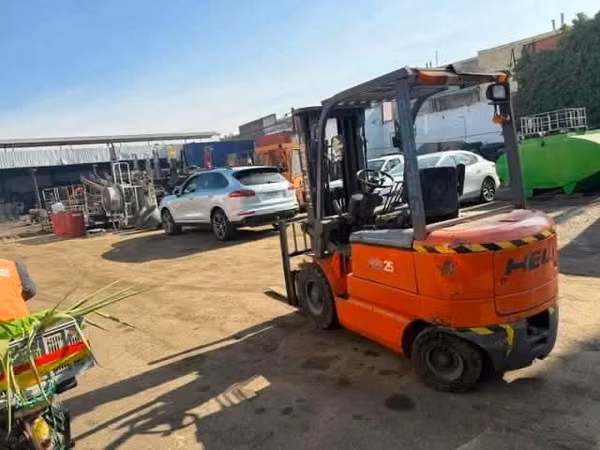 Grúa horquilla diesel eléctrica