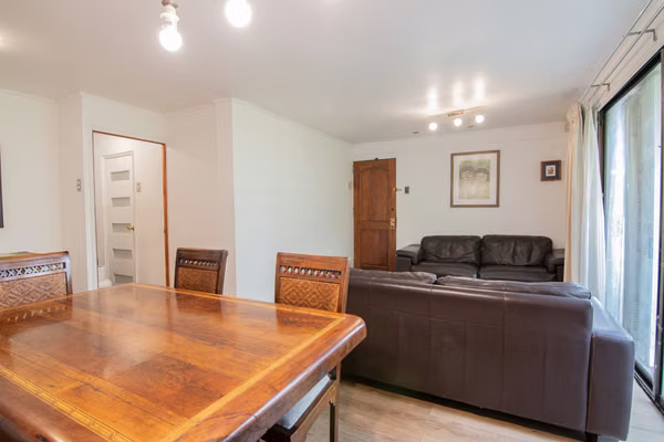CASA CON GRAN POTENCIAL EN TOMÁS MORO CON COLÓN LAS CONDES