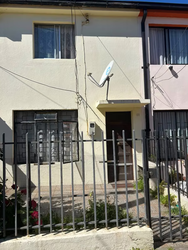 VENDE CASA PARA INVERSION EN POBLACION RIESCO VIÑA DEL MAR