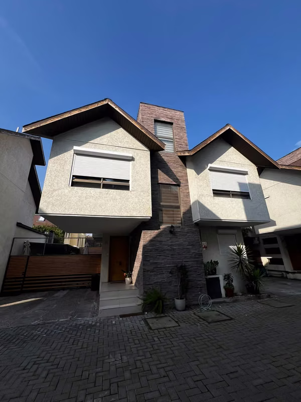 Arriendo Casa Amoblada En La Cañada 6596, La Reina