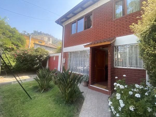 CÓMODA CASA A LA VENTA