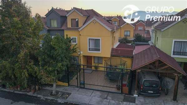Casa en venta de 4 dorm. en Pudahuel