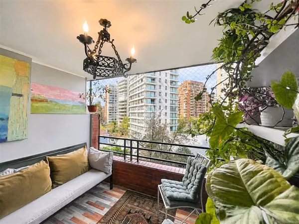 Departamento en venta de 3 dorm. en Las Condes