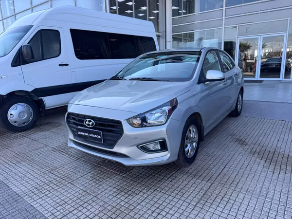 HYUNDAI VERNA 1.4 PLUS MT