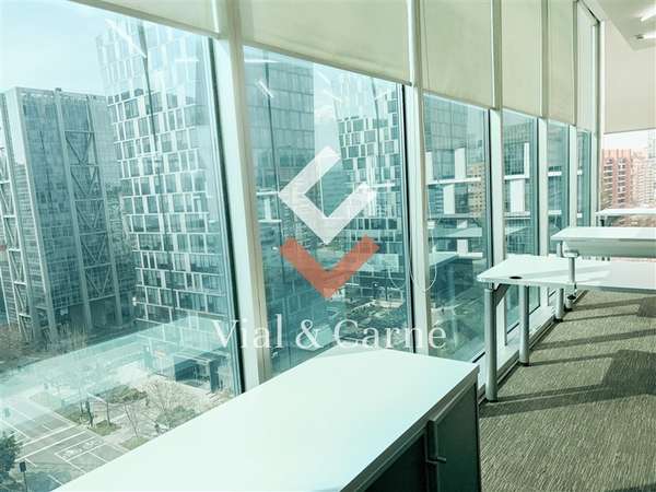 Oficina en arriendo en Las Condes / Rosario Norte